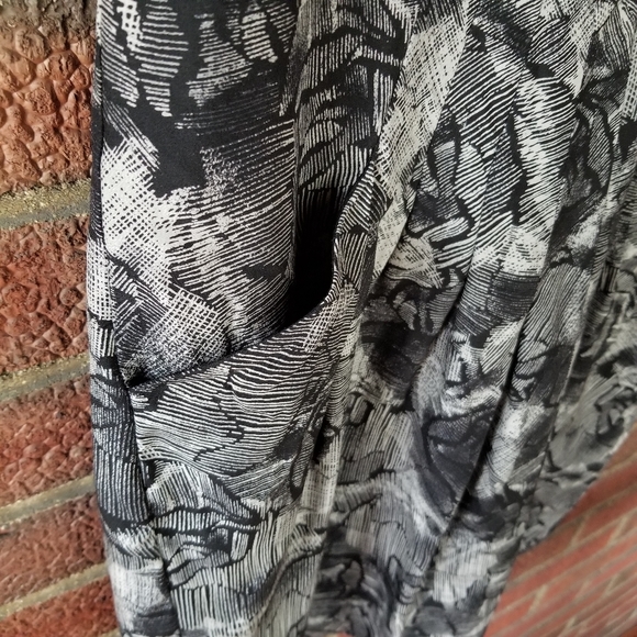 Banana Republic Women's Black & Gray Sleeveless Dress, Size 0 - Picture 4 of 13